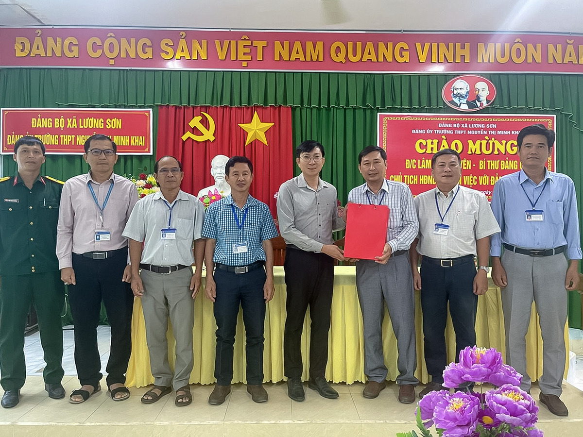 Lễ phát động Tết trồng cây " Đời đời nhớ ơn Bác Hồ"